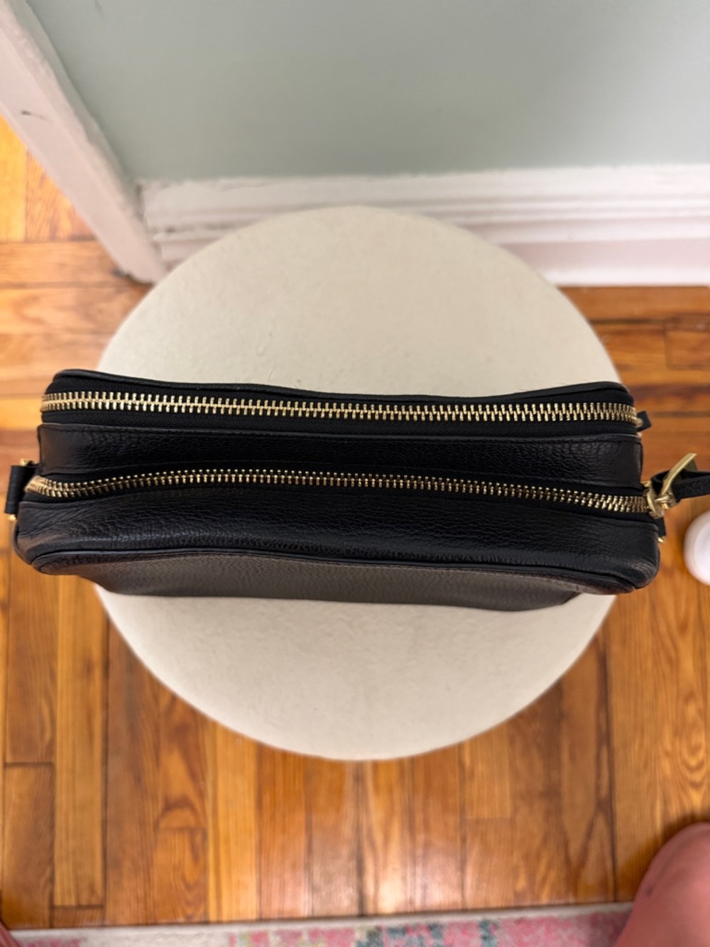 Ralph Lauren Leopard-Print Crossbody with Black Trim and Gold Hardware - Picture 4 of 9